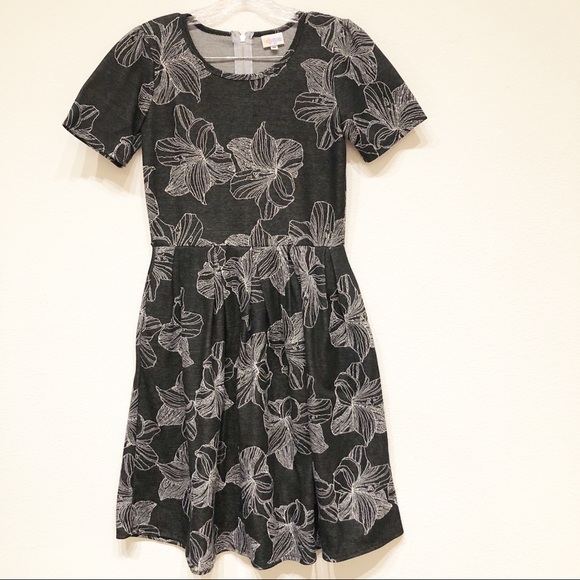 LuLaRoe Dresses & Skirts - LuLaRoe Amelia Grey Dress medium